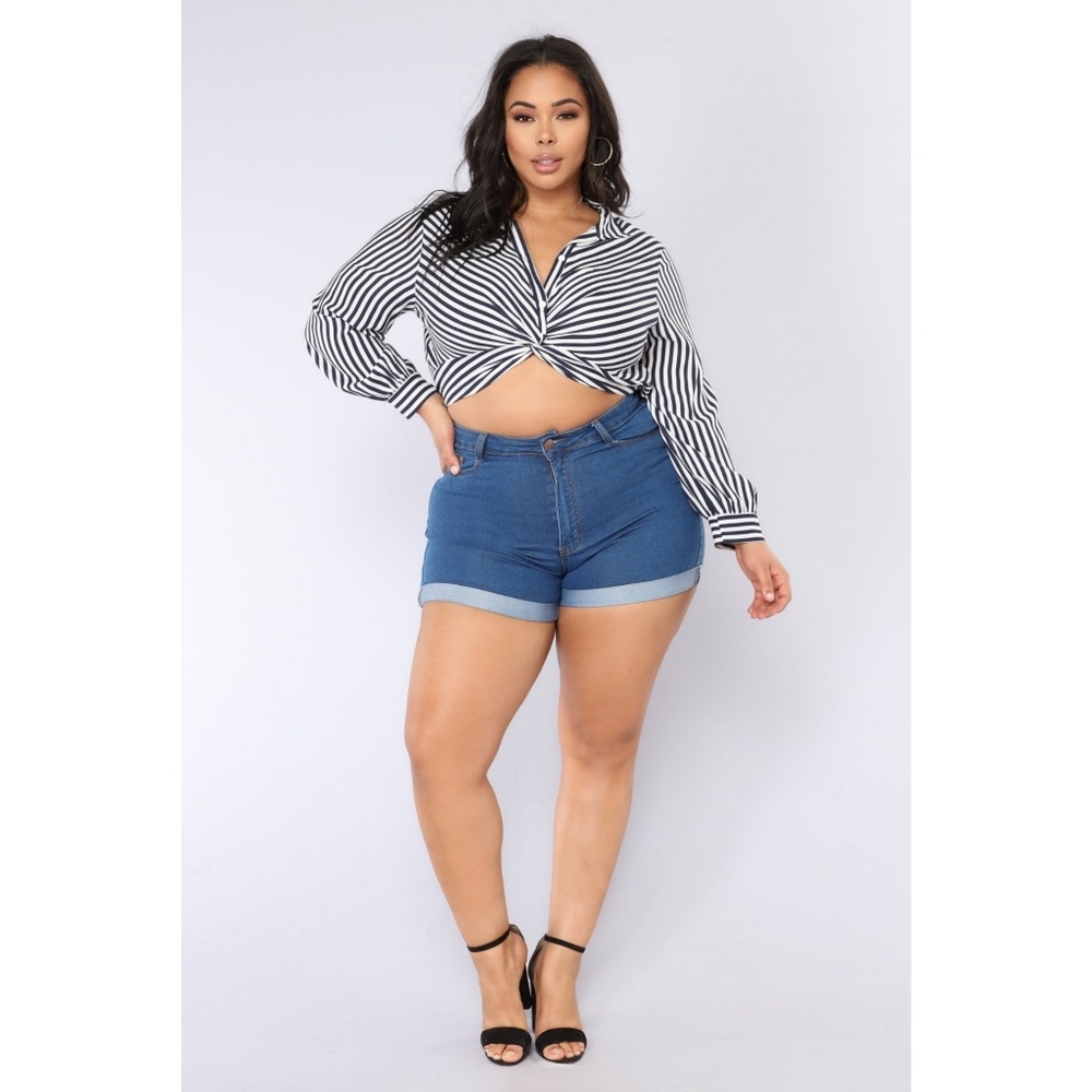 FASHION NOVA - Carter Denim Shorts 13/14